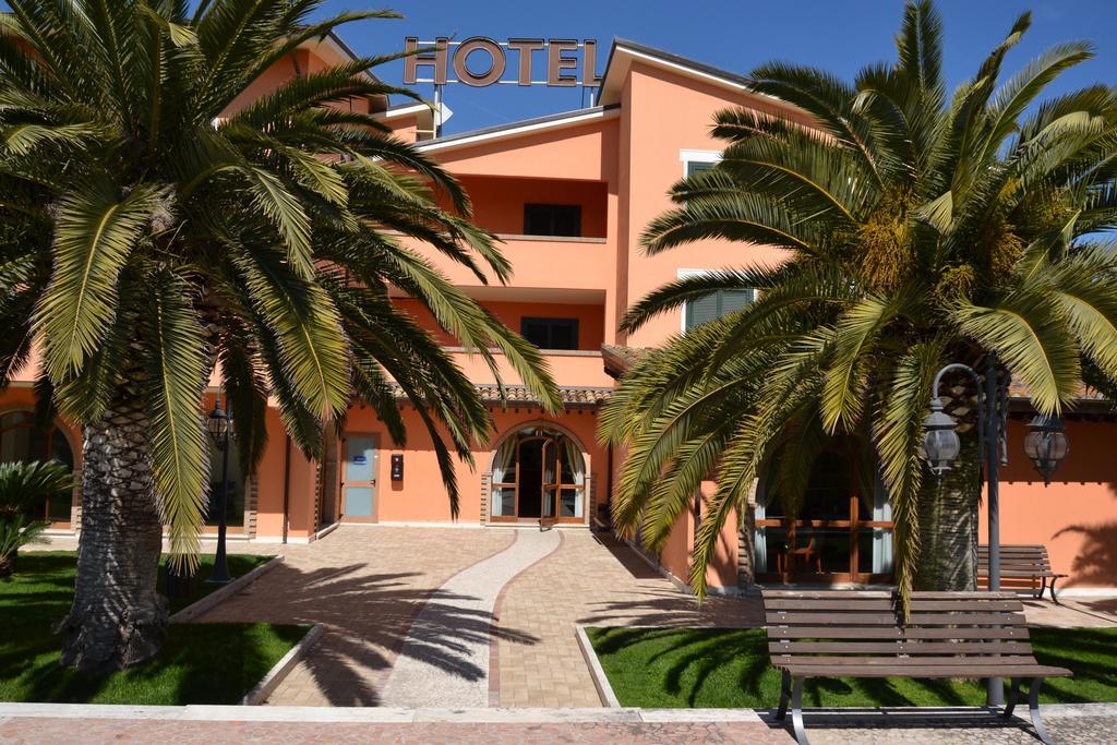 Luigi & Restaurant Nuova Gestione Hotel 3*