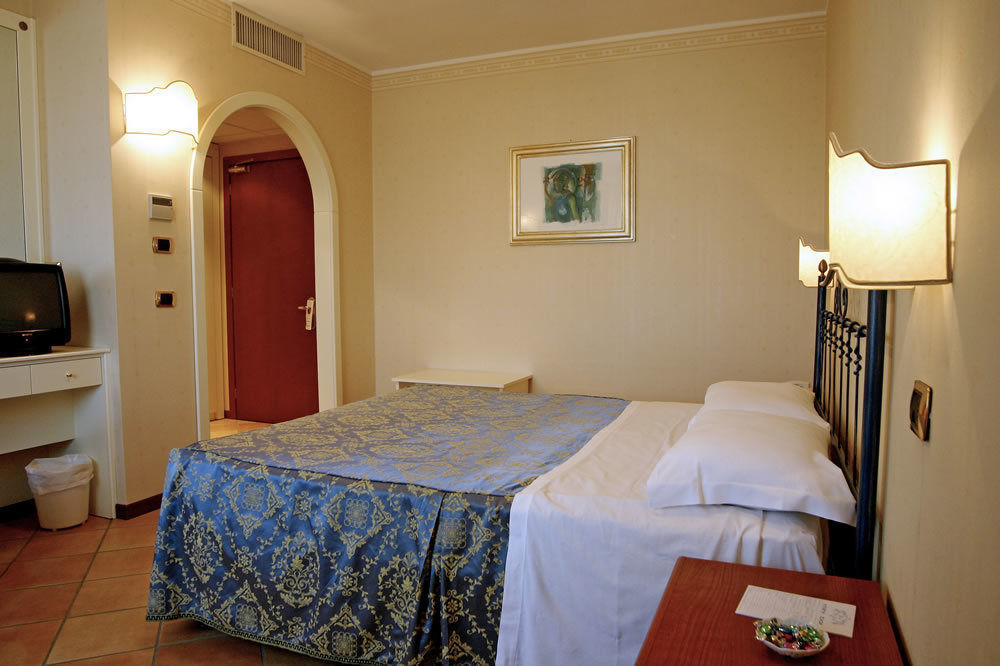 Hotel Luigi & Restaurant Nuova Gestione 3*