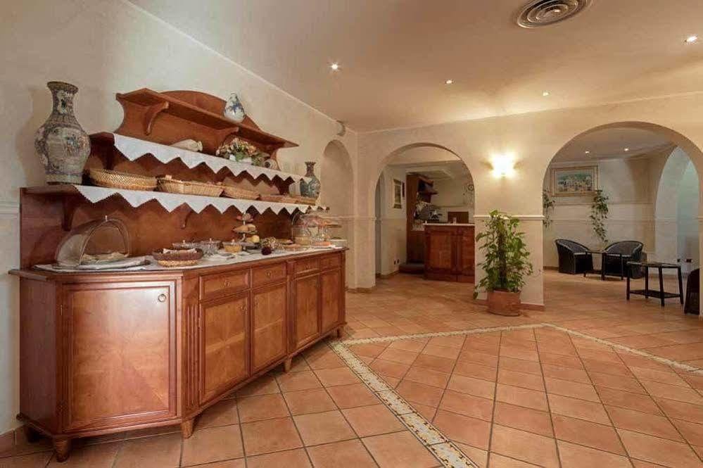 Hotel Luigi & Restaurant Nuova Gestione Villa Rosa Di Martinsicuro